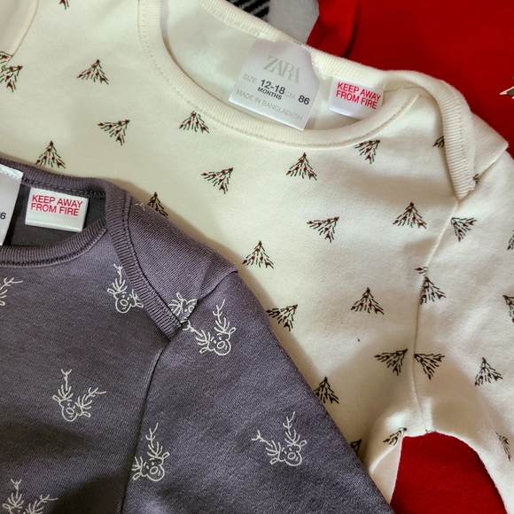 ♥️♥️♥️3 For $20♥️♥️♥️ZARA long sleeve holiday bodysuits🌲 - Picture 3 of 6